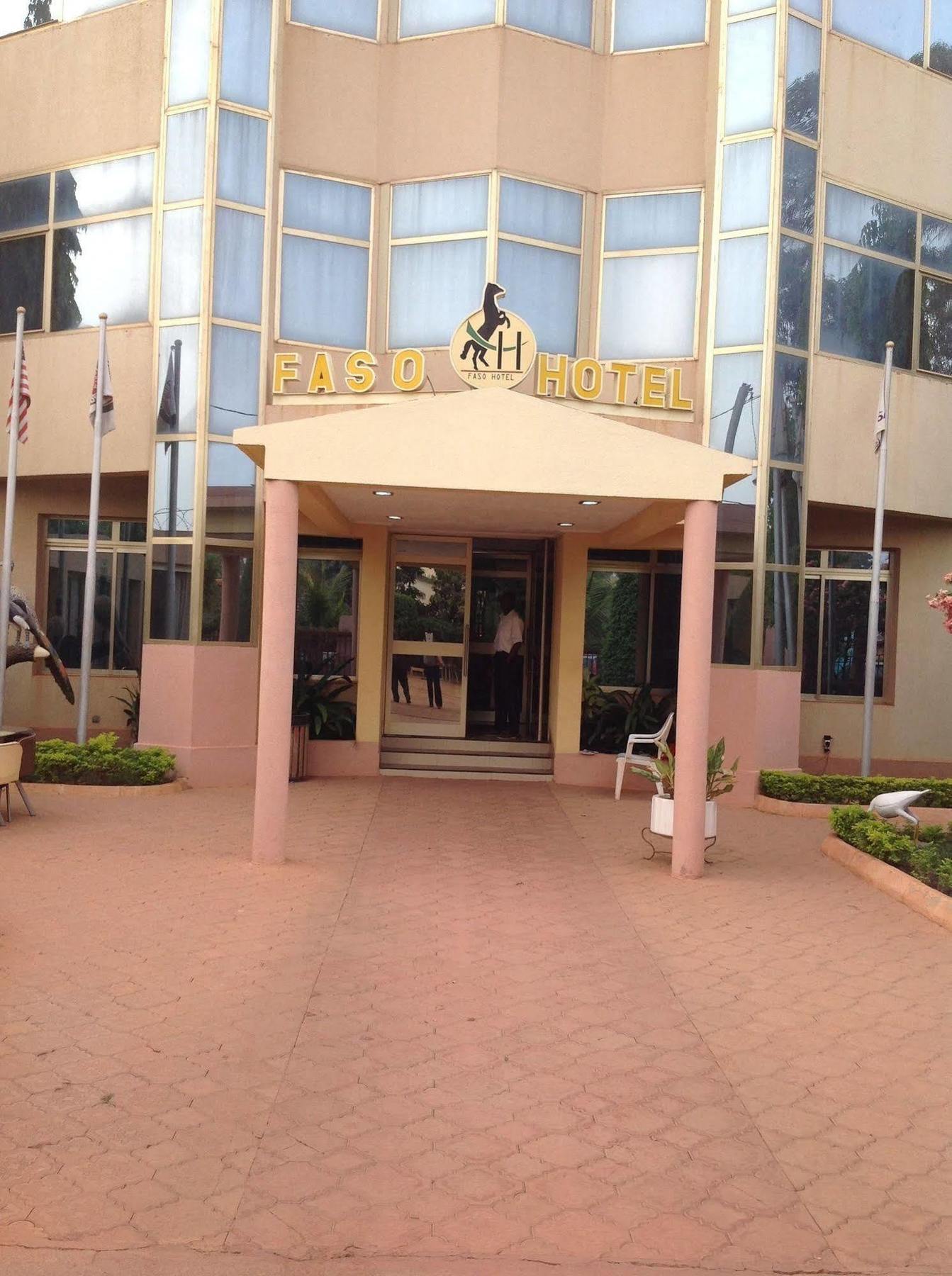 Faso Hotel Ouagadougou Esterno foto